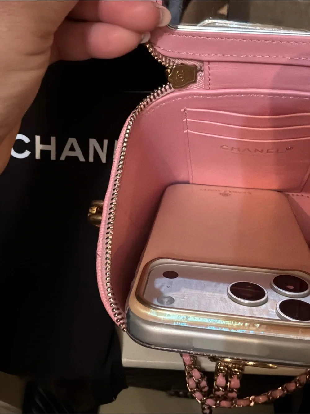 CHANEL Pink Quilted Vanity bag. Caviar leather Almost new!